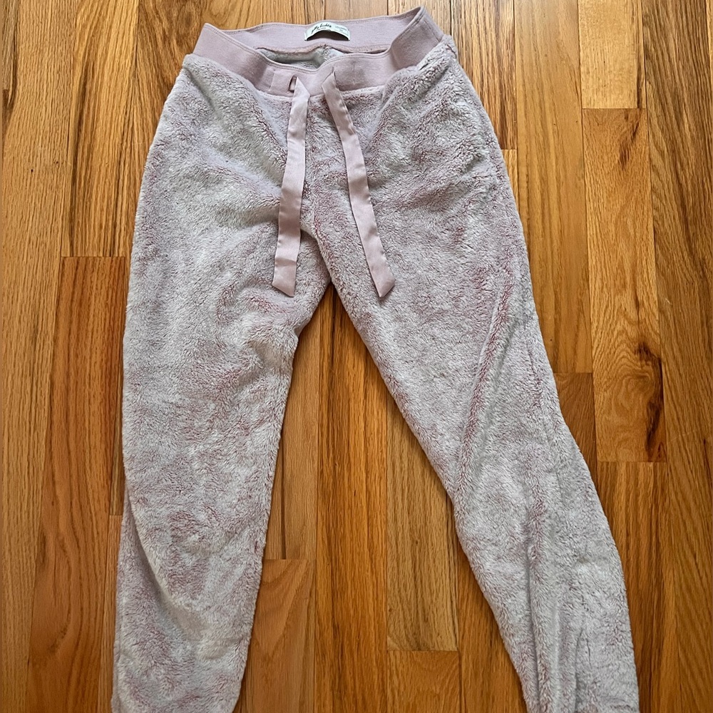 Hollister pink fluffy sweats!